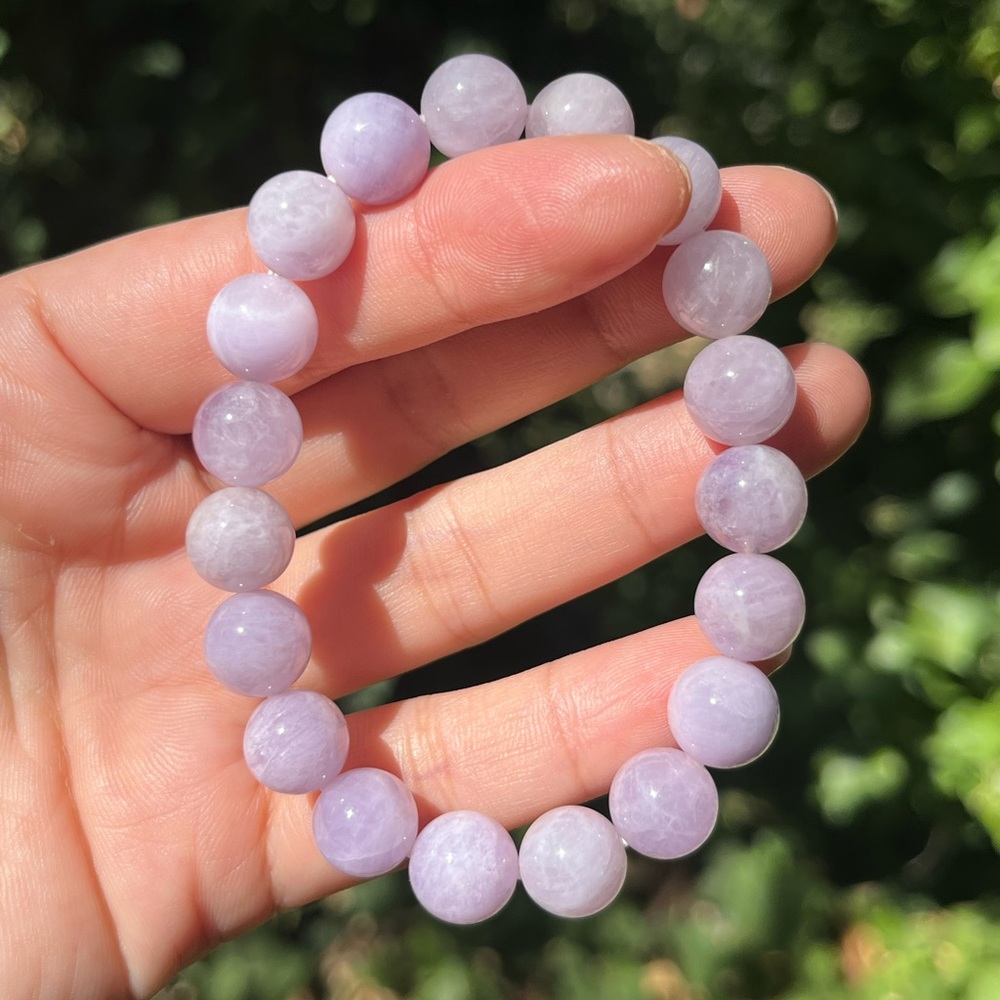 10mm stretchable lavender amethyst‎ bracelet